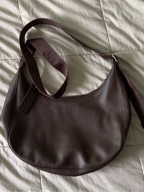 Baggu Medium Crescent Bag- Recycled Leather